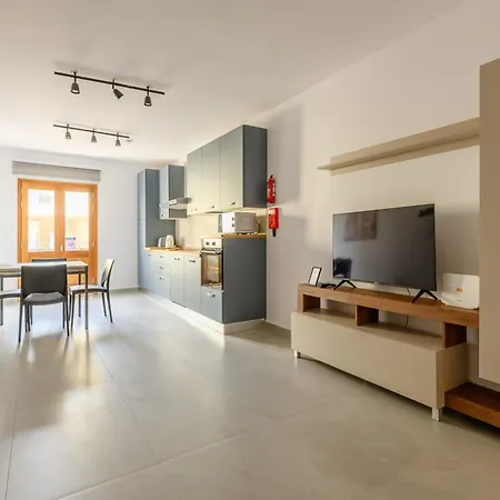 F42 Private Bedroom Ensuite Share Flat * Gzira