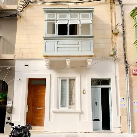 F42 Private Bedroom Ensuite Share Flat Gzira
