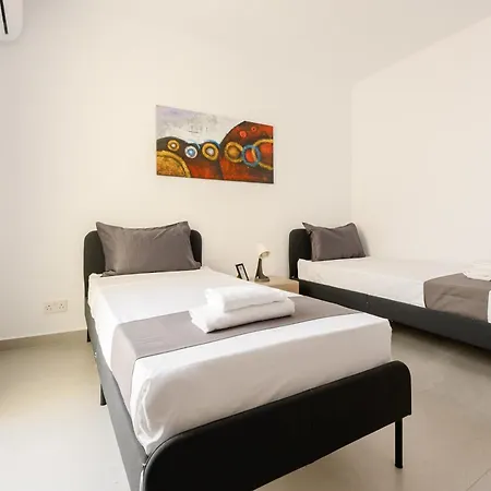 F42 Private Bedroom Ensuite Share Flat بيت ضيافة Gzira
